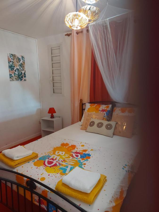 Le Dominad Bas De Villa 700M Du Bain Chaud Canalsat Gratuit Parking Prive Gratuit Wi Fi Gratuit Bouillante Exterior photo